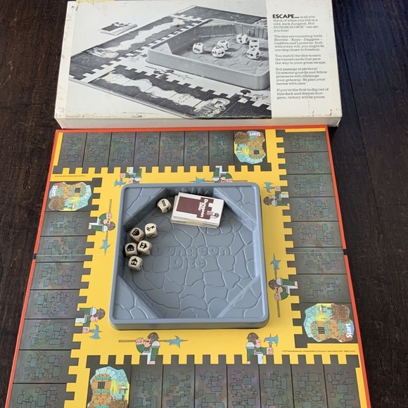Toys Vintage 1977 Dungeon Dice Board Game Parker Brothers The Escape
